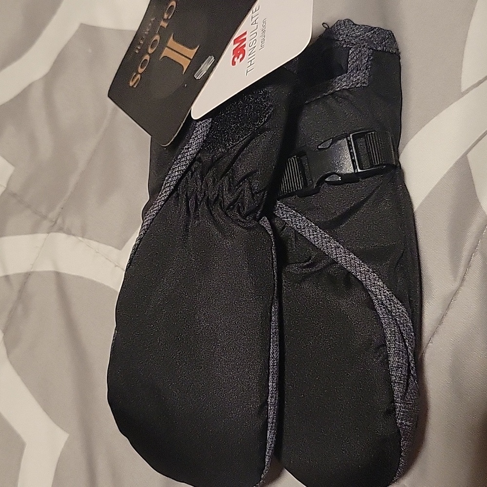 Igloo Black Kids Mittens